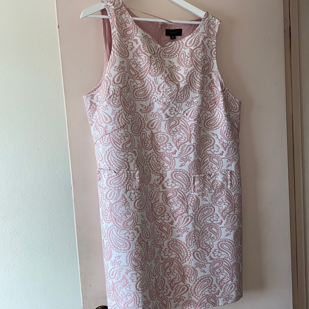📍NWOT📍Victoria Beckham x Target Pink&White Dress